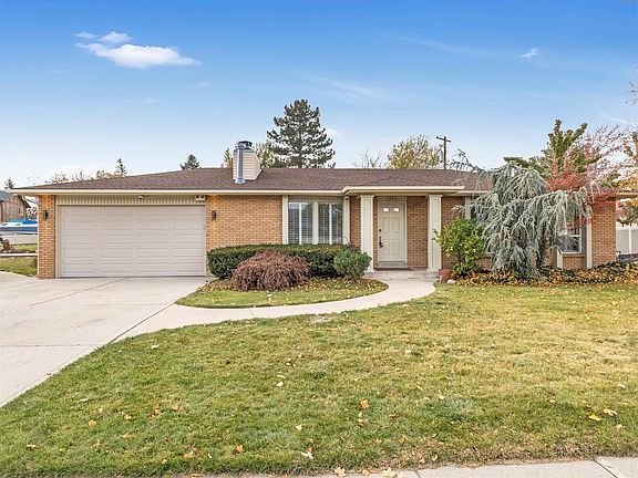 3rd image of 1584 E Parkridge Dr S