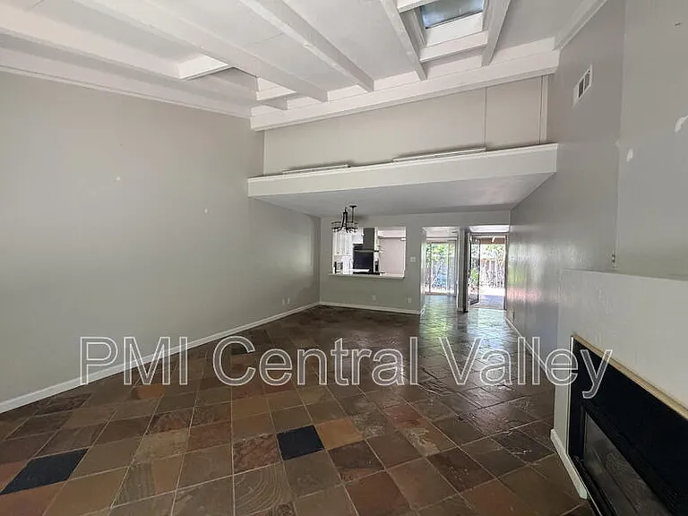 3440 W Benjamin Holt Dr — Photo 10