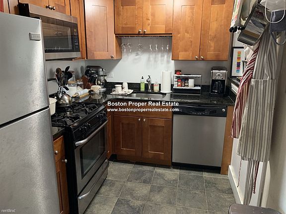 16 Hereford #4 Boston - Back Bay Unit Photo 6