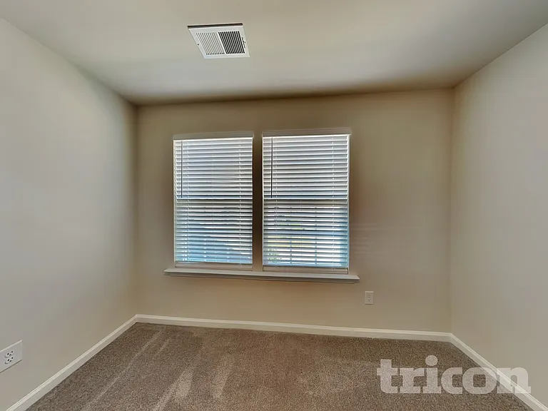 108 Fennec Dr — Photo 20