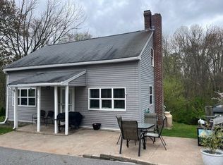 21 Bow St, Millville, MA 01529