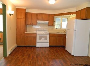 9 Bunker Hill Rd, North Chatham, NY 12132