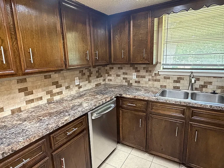 1408 S Chestnut Ave — Photo 21