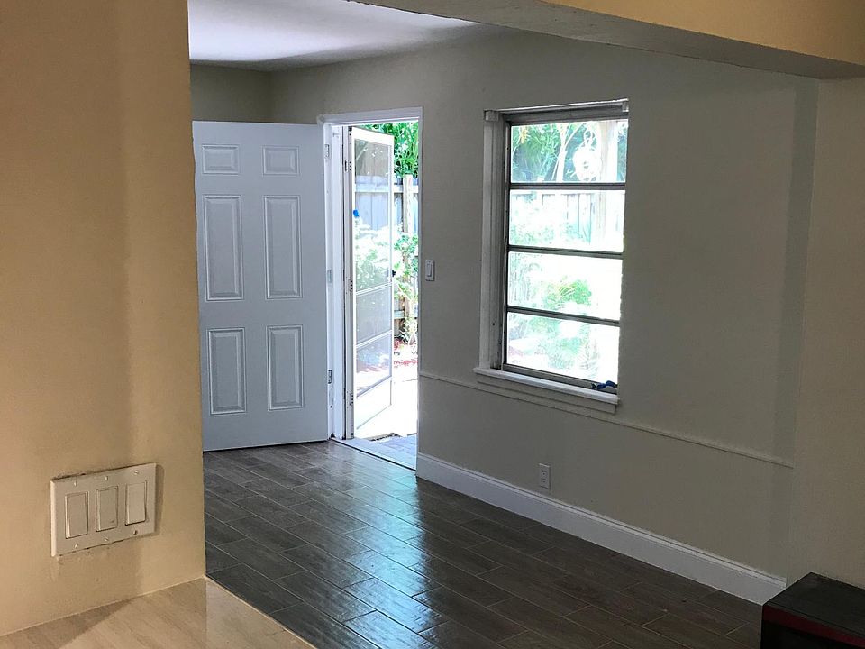 1st image of 1625 NE 3rd Ct #2