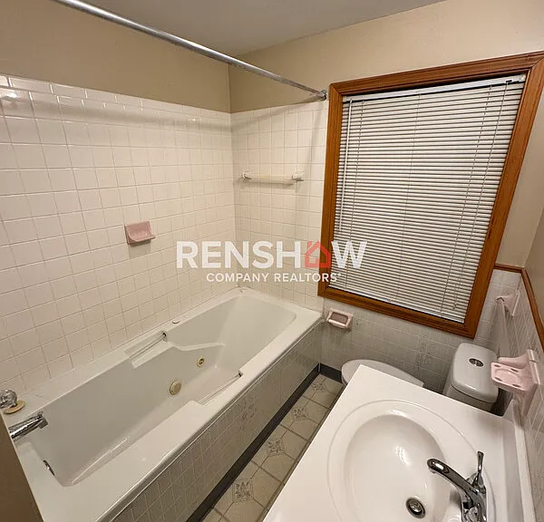 1336 Lehr Dr — Photo 10