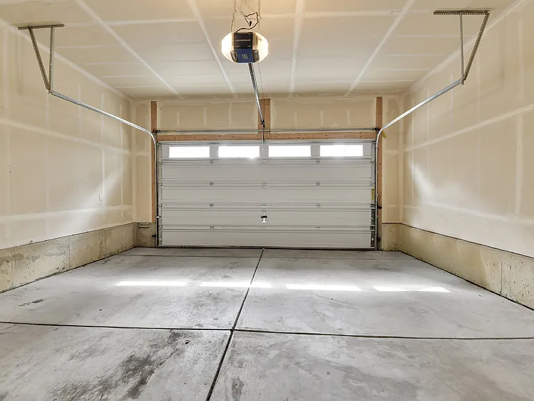 2350 S Troy Ct — Photo 39