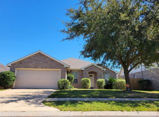 2605 Courtyard Ln, Pearland, TX 77584