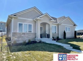 6305 Monarch Dr, Lincoln, NE 68516