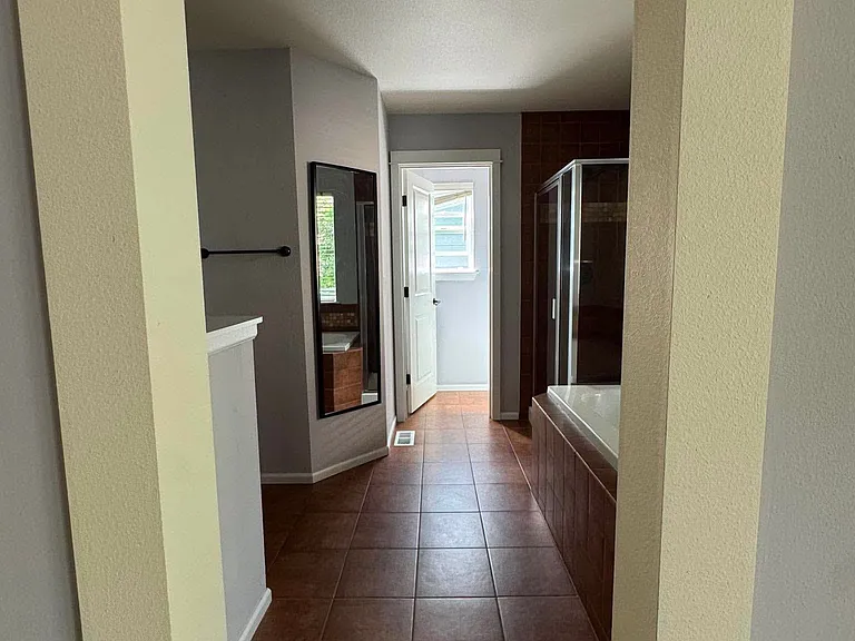 12936 NE 203rd St — Photo 52