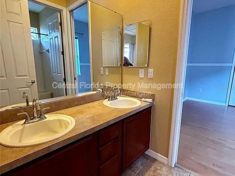 16127 Bristol Lake Cir — Photo 34