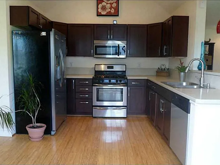 8008 E Glen Rd — Photo 3
