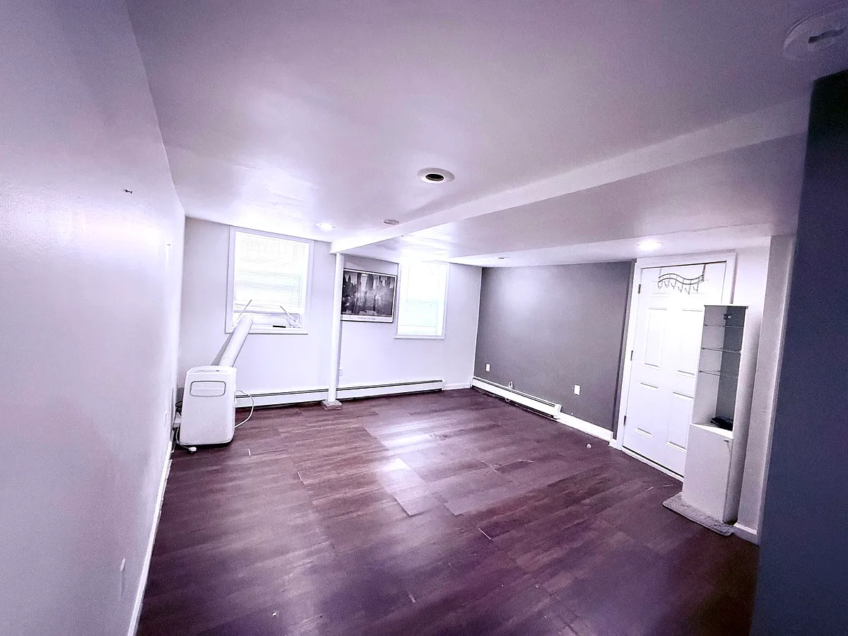 Building Photo - 19 Wayne St #1