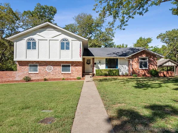 1321 Cherokee Hills Dr, Bartlesville, OK 74006