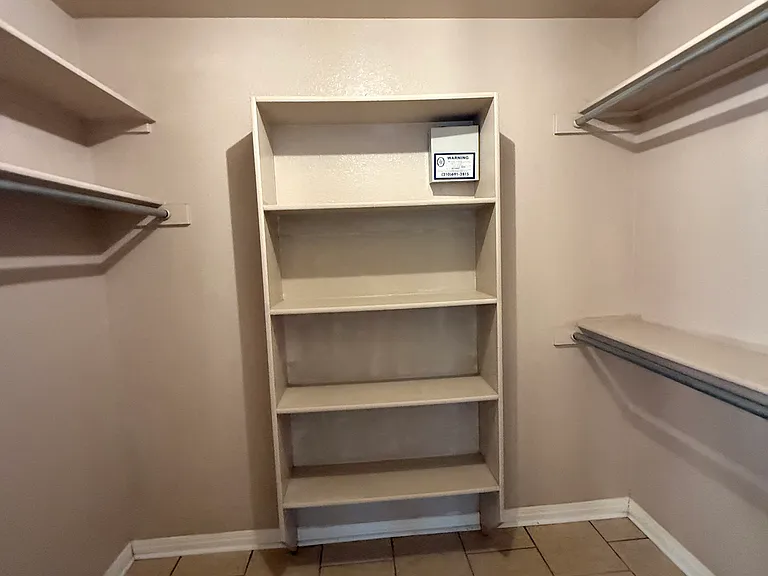 2070 Bentwood Dr — Photo 7