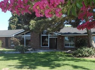 215 E Clayton Ave, Fresno, CA 93725