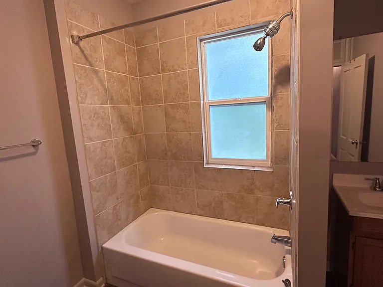 572 Hall Ave — Photo 13