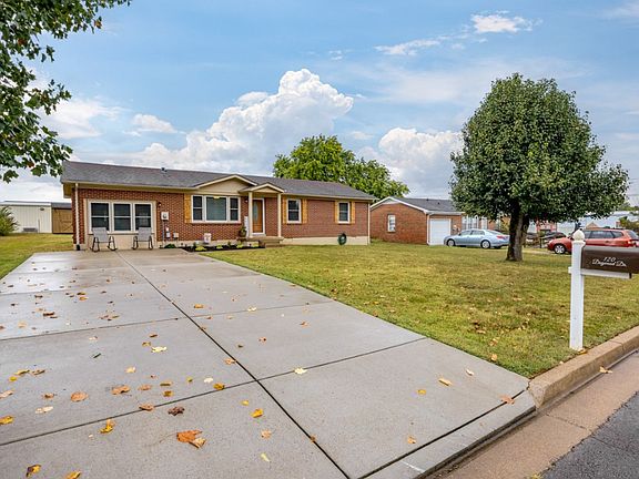 4th image of 120 Dogwood Dr