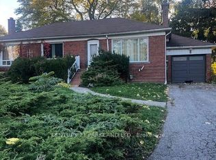 8 Kingsmere Cres, Toronto, ON M1M 3B3