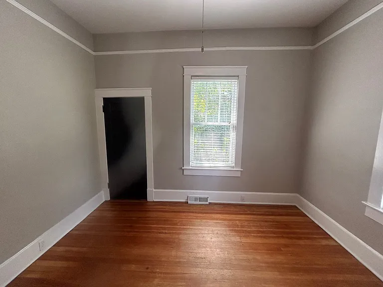 2827 Wilmot Ave — Photo 41