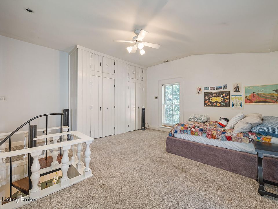 22nd image of 1409 E Washington St