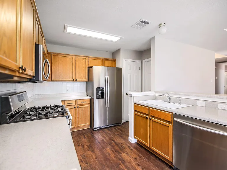 1806 Oakmont Ln — Photo 12