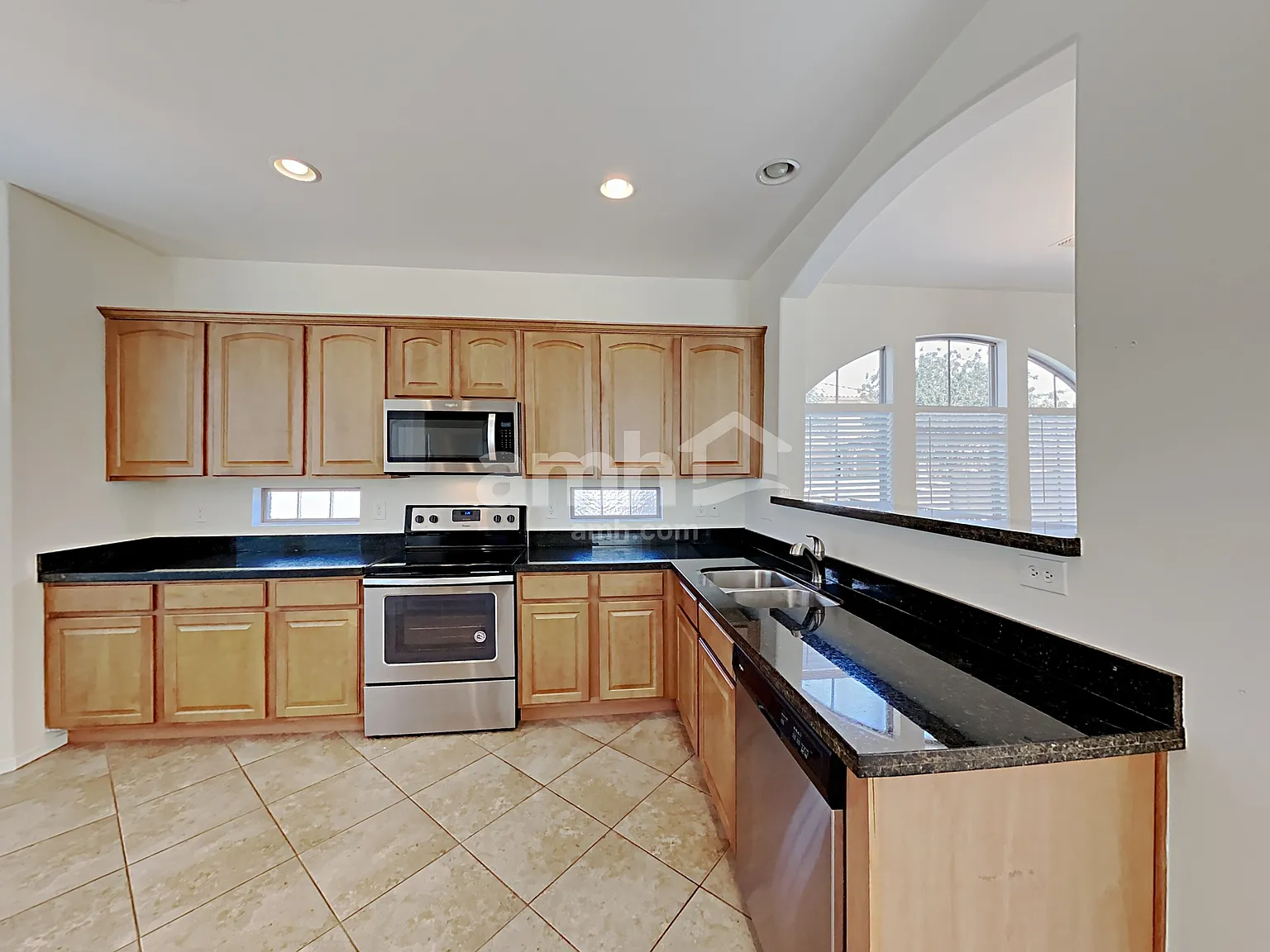 3 bed, 2.5 bath, 1598 sqft, $2,195 — Photo 4