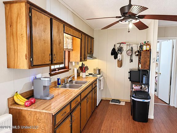 4th image of 2933 Benjo Rd