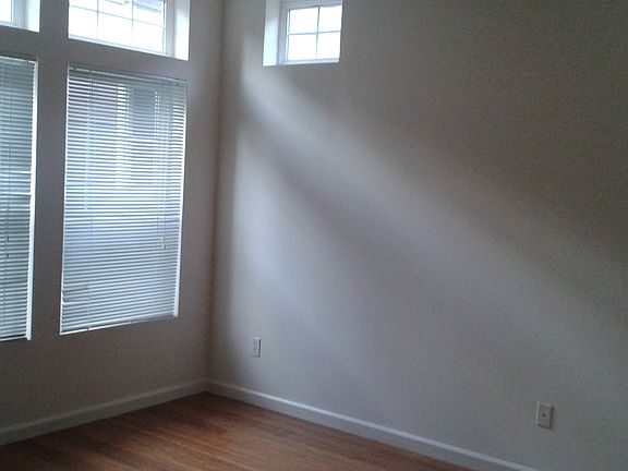 5th image of 214 Crescent Ct