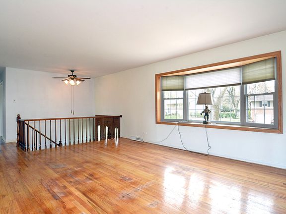 5th image of 245 N Morris Dr