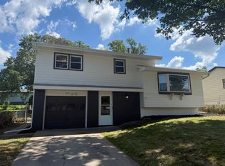 6411 N 77th St, Omaha, NE 68134
