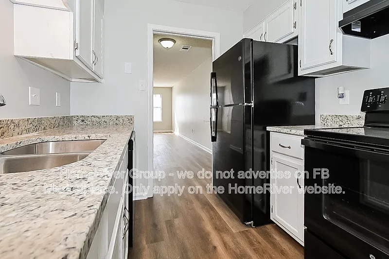 3 bed, 1.0 bath, 936 sqft, $1,345 — Photo 4
