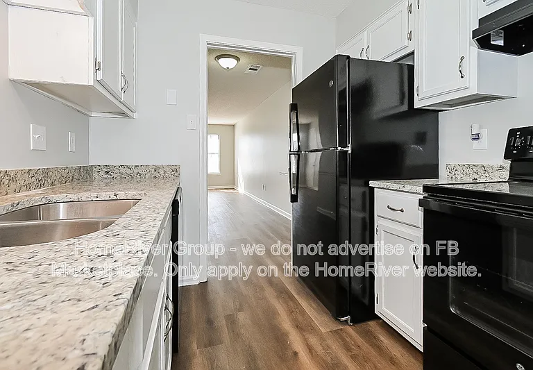 3120 Edenshire Ln — Photo 4