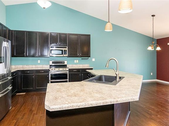 5th image of 1405 Garnet Dr