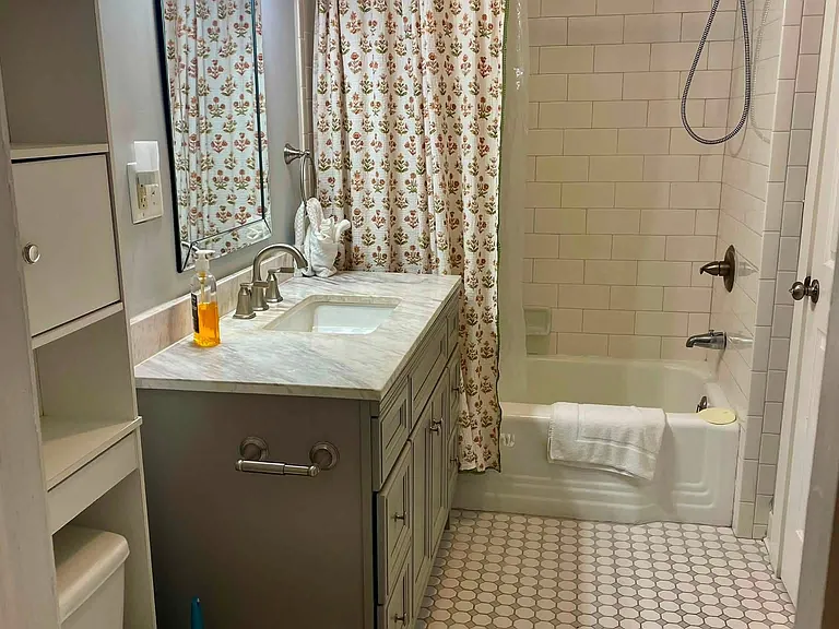 Modern bathroom with tub shower