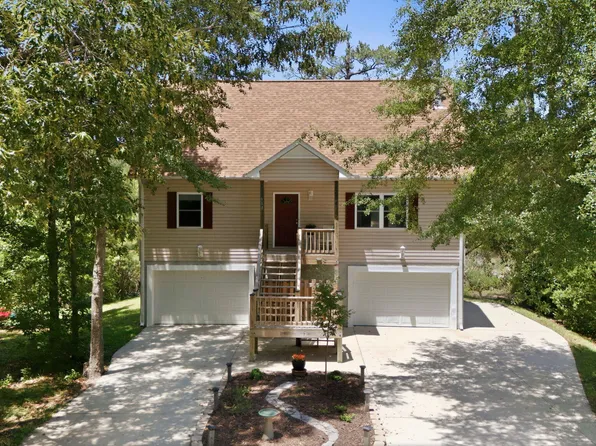 913 Hearthside Court, New Bern, NC 28560
