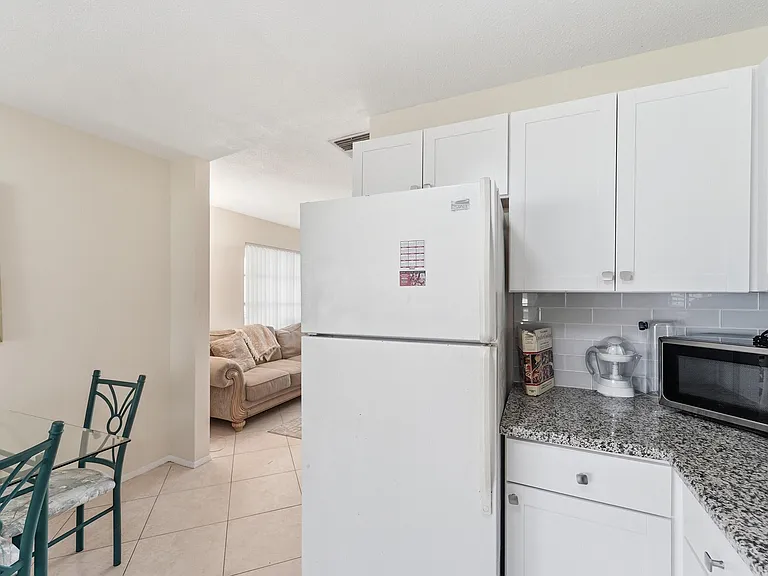 220 Leisure Blvd — Photo 5