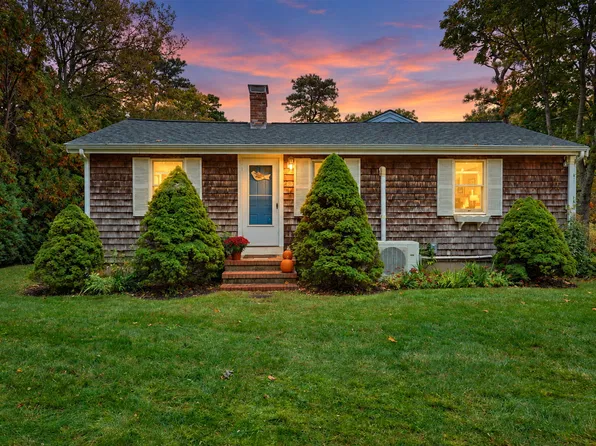 266 Lovells Lane, Marstons Mills, MA 02648