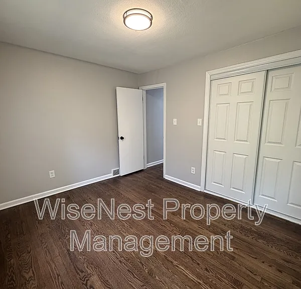 2725 N 47th Ter — Photo 14