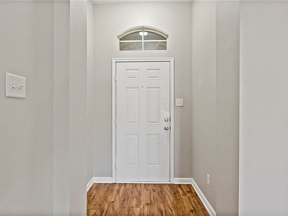 4th image of 15427 Baker Mdw