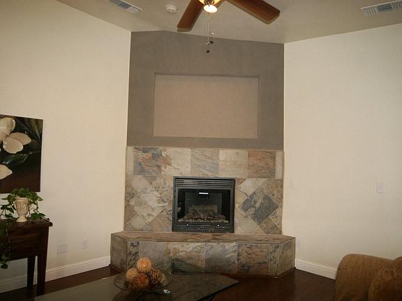 4th image of 2141 Ione St