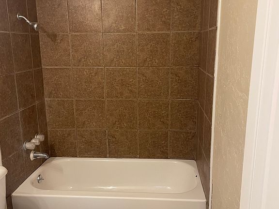 3rd image of 3809 SE 24th St