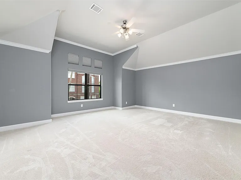 5020 Dickson St — Photo 17