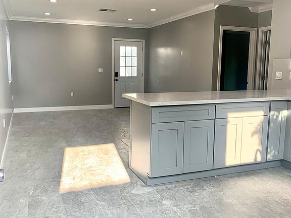 4th image of 1031 Manley Dr