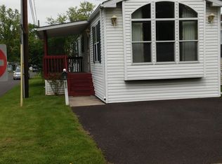 4 Holly Dr, Hatfield, PA 19440