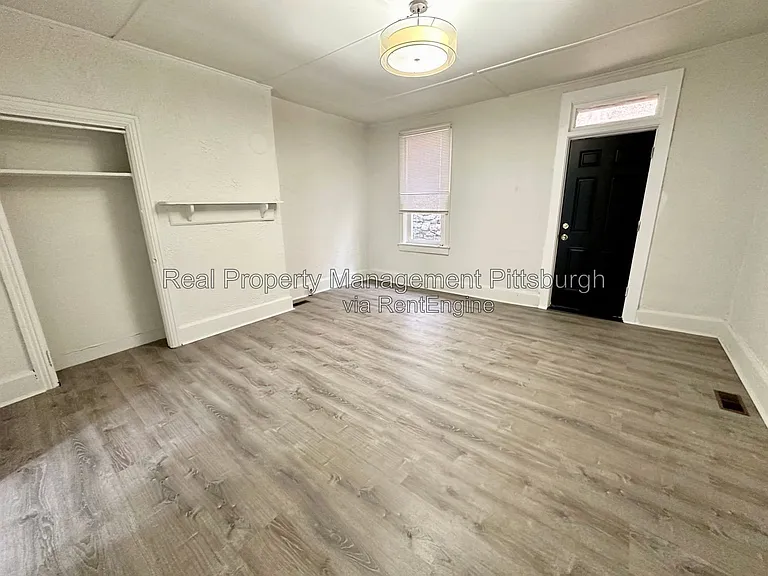30 Ganster St — Photo 7
