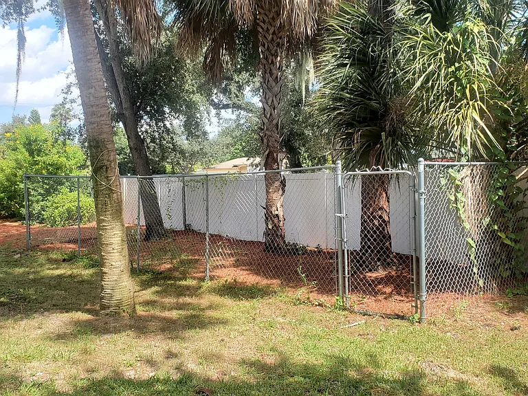 301 E Merritt Ave — Photo 5