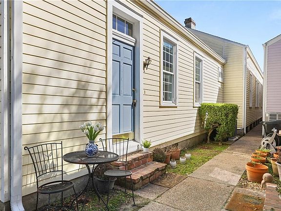 2nd image of 2359 Laurel St #2359