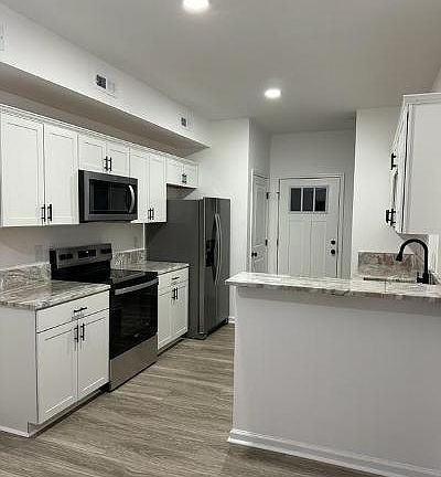 2nd image of 211 Harrison Ave NW