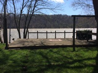 160 E River Rd, Charlestown, IN 47111