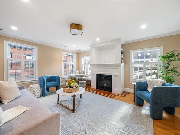 16 Cross St, Boston, MA 02129